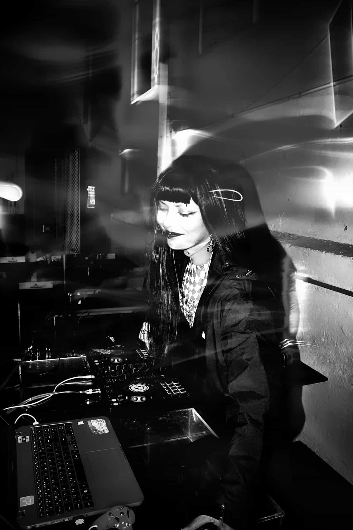 Ritmoz invites XOANNA