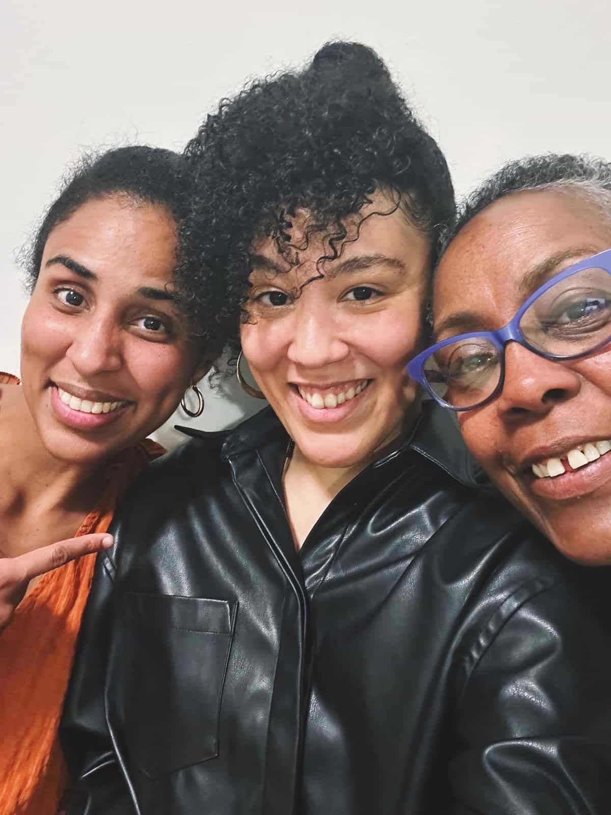 we here: aqui invites Xiomara Laugart & Camila Cortina