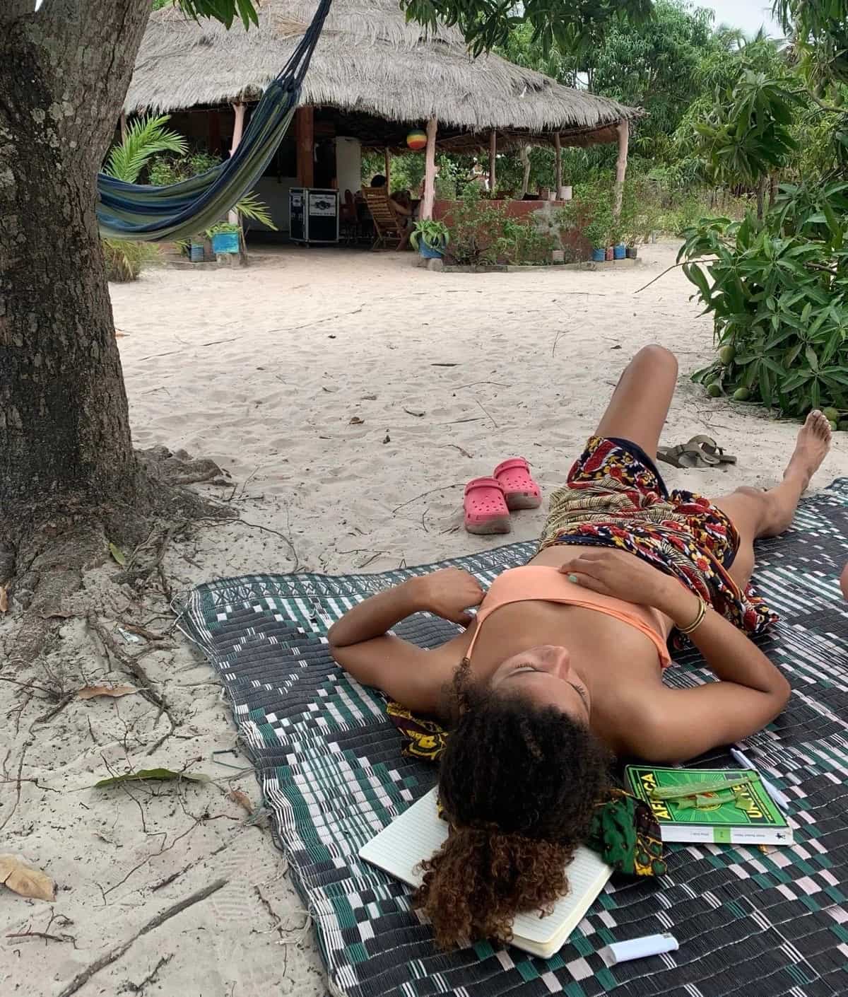 DOUSMAN Radio: Afternoon tea with Matylda