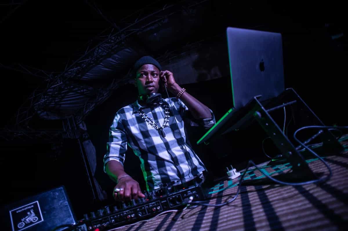 ELECTRAFRIQUE invites Omzo Massaly