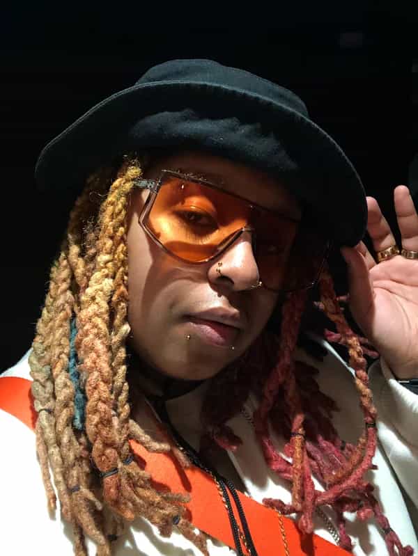 Fiyah Favs: Untitled909 Highlight