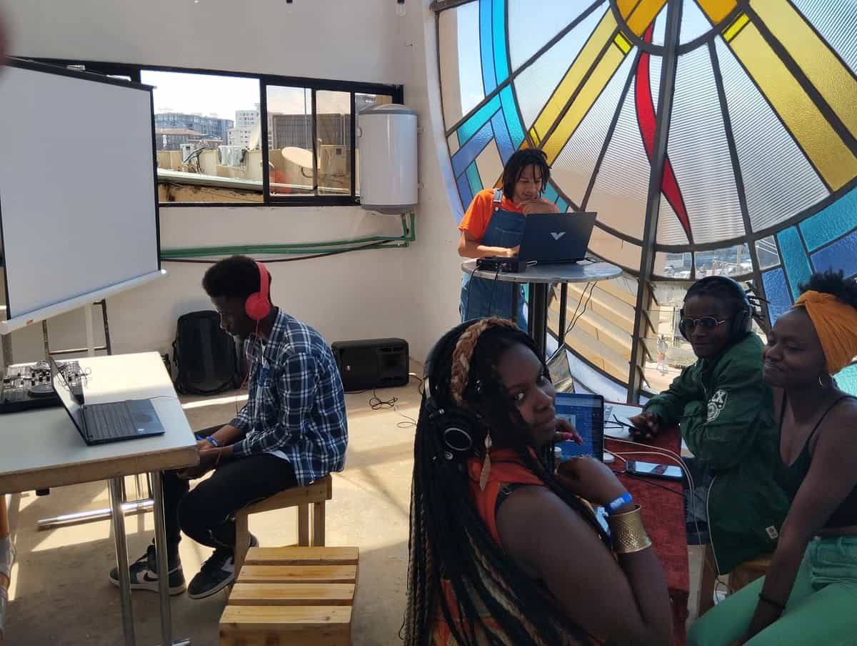 ANANSI Radio Club: CONVERSATIONS