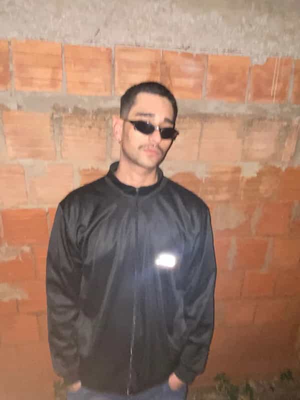 runs invites DJ Rxfx