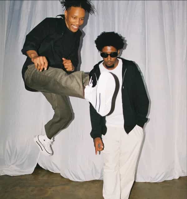 CIRCLES & SQUARES RADIO: T.K & Zech