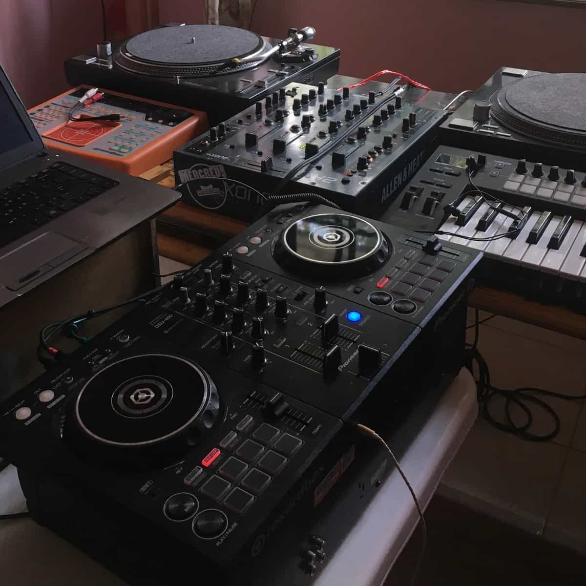 The Hi8us Experiment